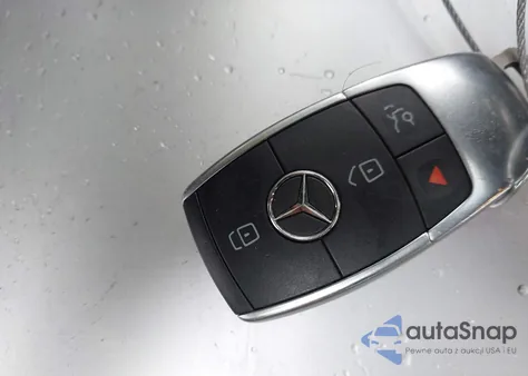 2020 Mercedes-Benz C 300 from USA, damaged, VIN W1KWF8DB8LR570787